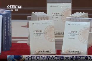 稳定输出！巴雷特半场10中6砍全队最高14分 三分3中2