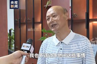 官方：比利亚雷亚尔宣布租借狼队后卫莫斯克拉，至本赛季结束