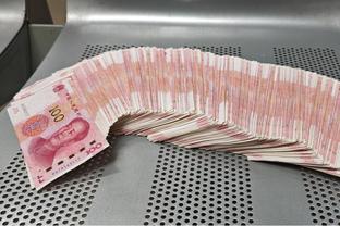 图片报：朗尼克解约金预计200-300万欧 赫内斯视其为了不起的人物